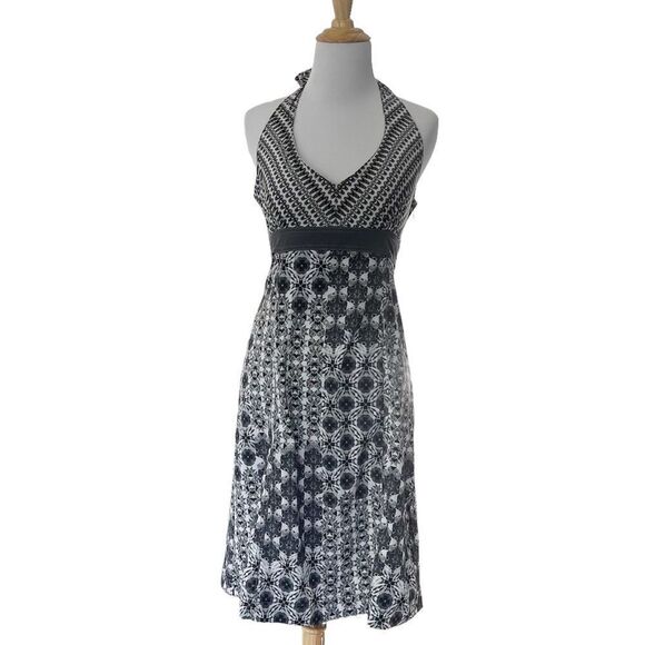 Gray and white Athleta Pack Everywhere Dress - Picture 1 of 5